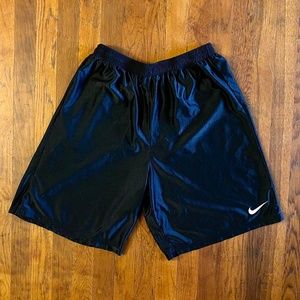Vintage Nike Team ‘90s USA Black Athletic Shorts L